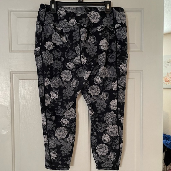 Torrid Active Lot - Picture 9 of 11